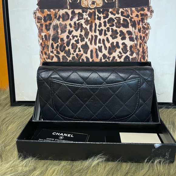 Authentic  Chanel Bifold wallet - Picture 6 of 16